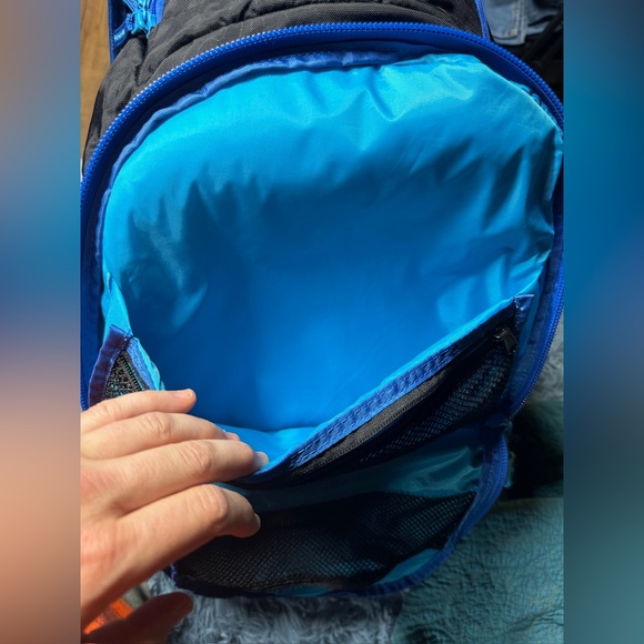 Dakine Snow Camera Backpack - Picture 4 of 14